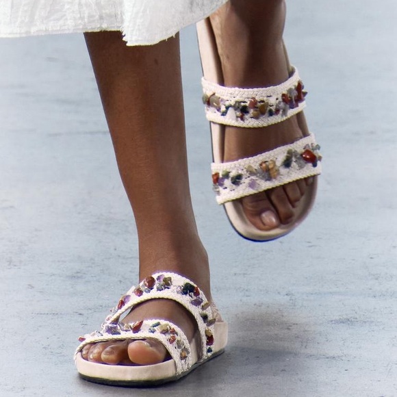 ZARA FLAT STRAPPY SANDALS - Picture 1 of 9